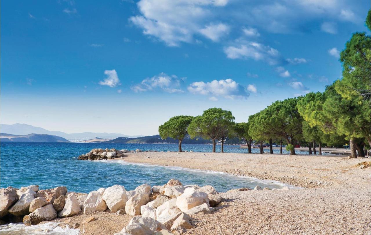 Stunning Apartment In Crikvenica With Wifi מראה חיצוני תמונה