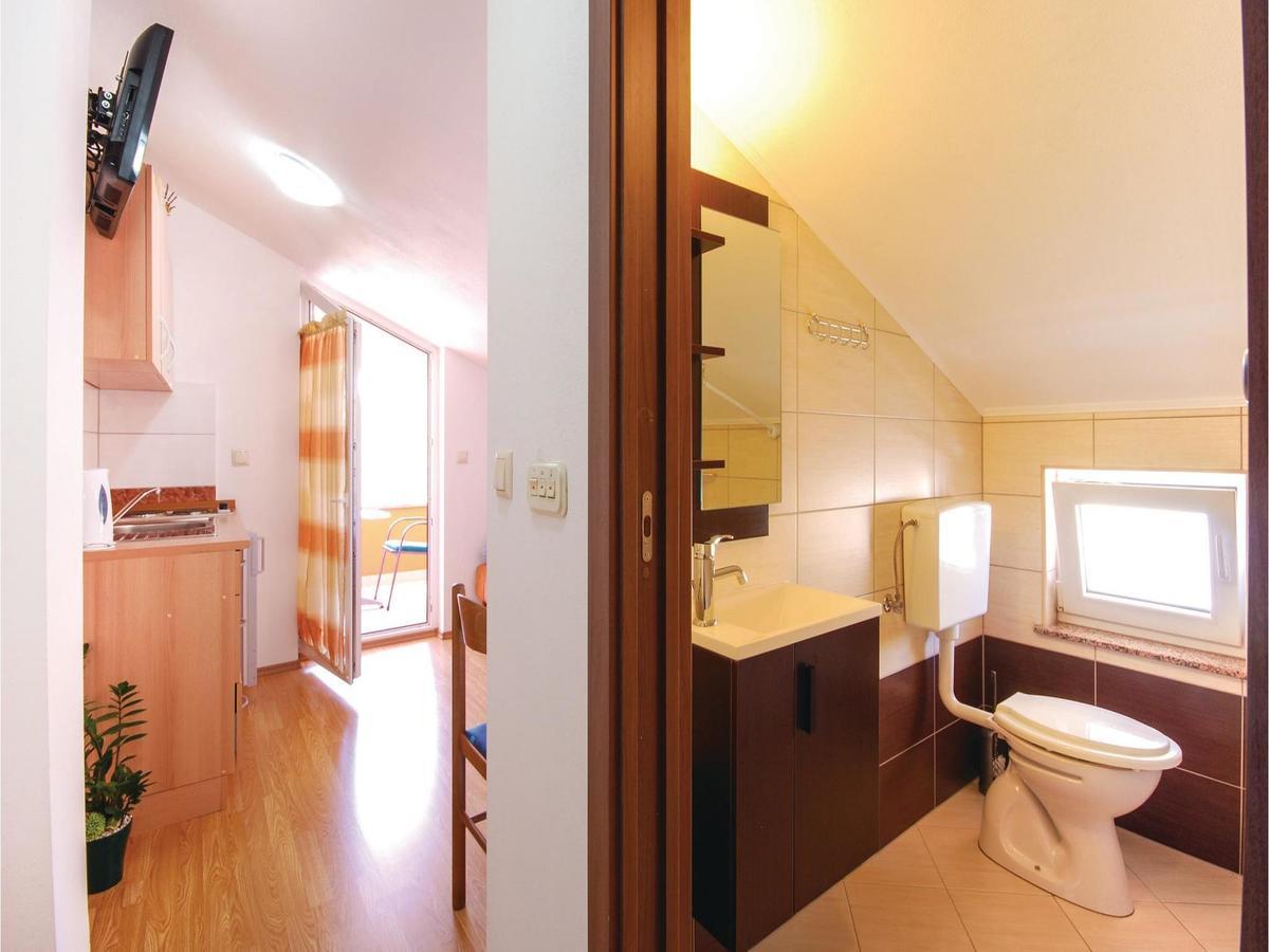 Stunning Apartment In Crikvenica With Wifi מראה חיצוני תמונה